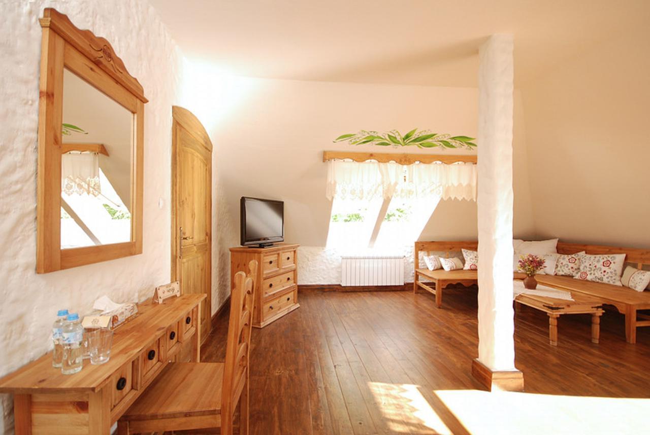 Lipowy Gosciniec Aparthotel Otwock Maly Exterior foto