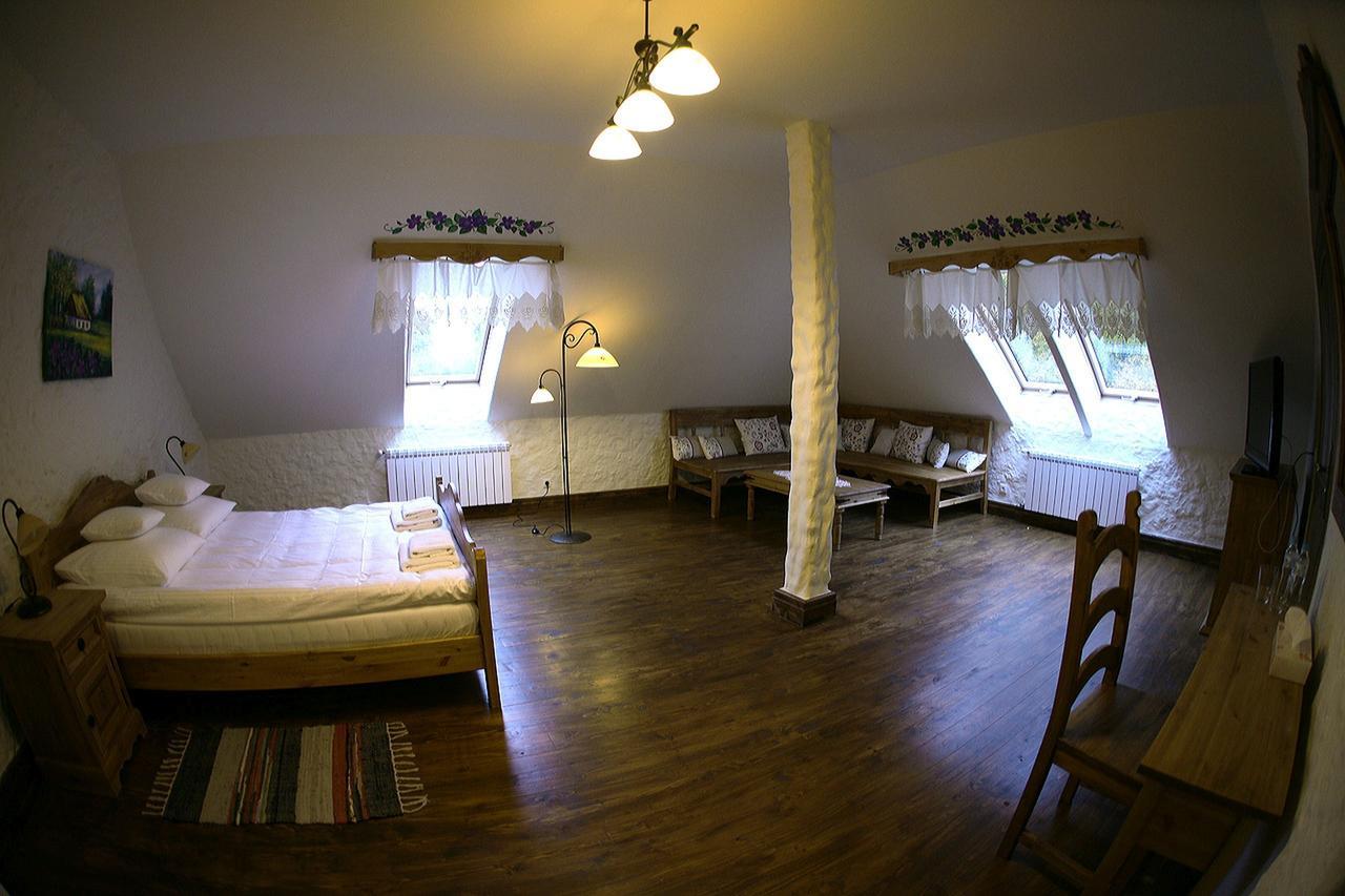 Lipowy Gosciniec Aparthotel Otwock Maly Cameră foto
