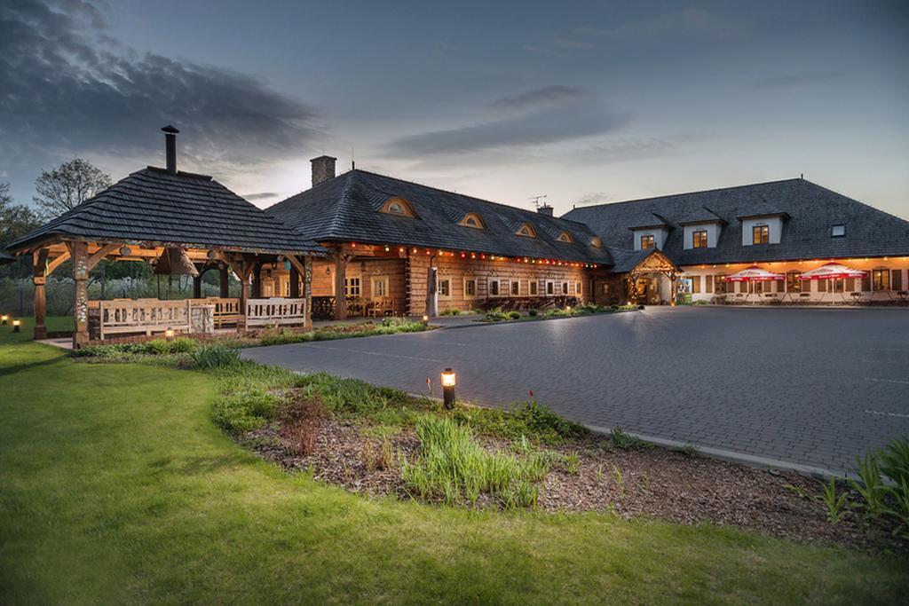 Lipowy Gosciniec Aparthotel Otwock Maly Exterior foto